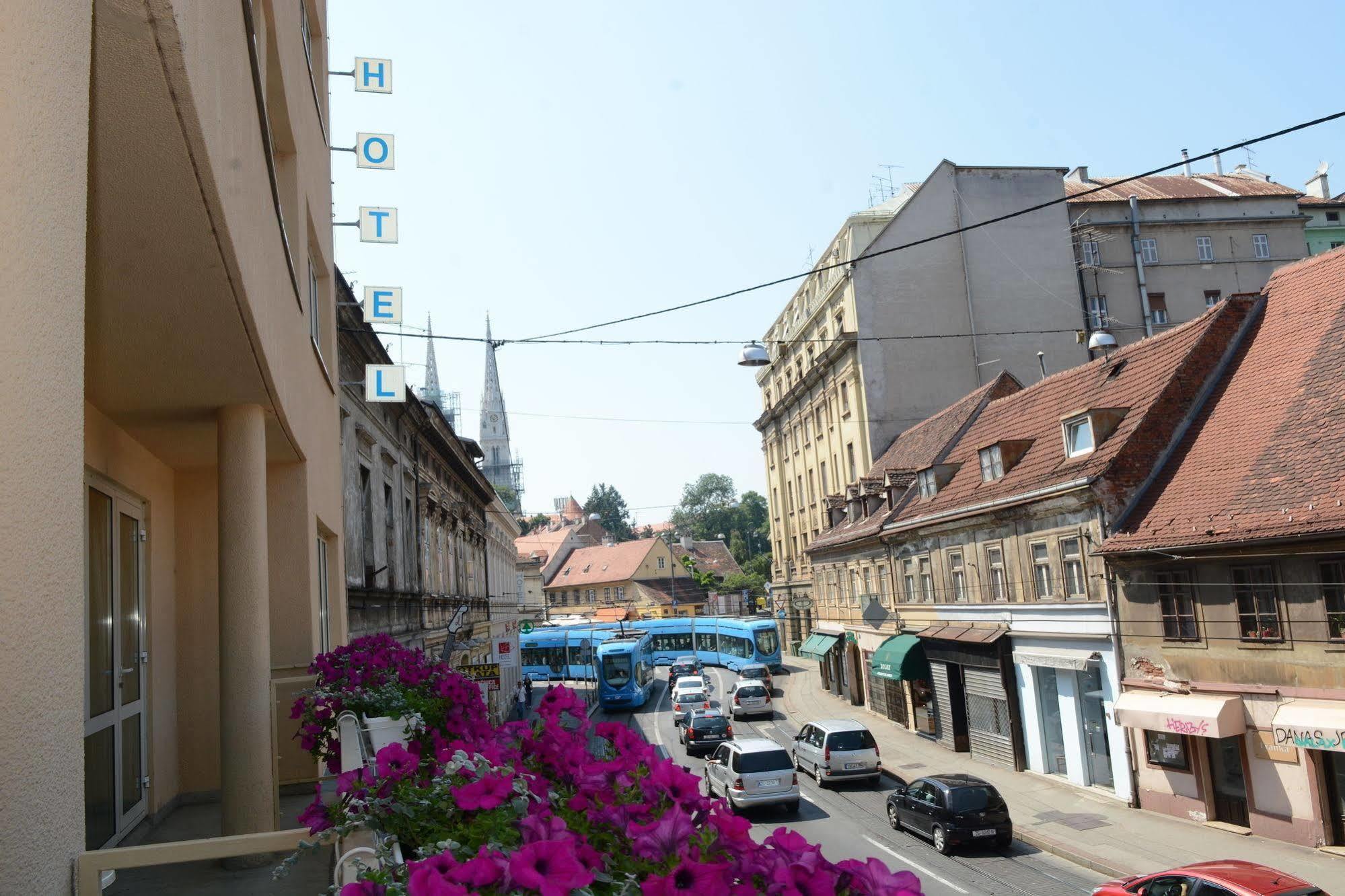 Hotel Jadran Zagreb Buitenkant foto